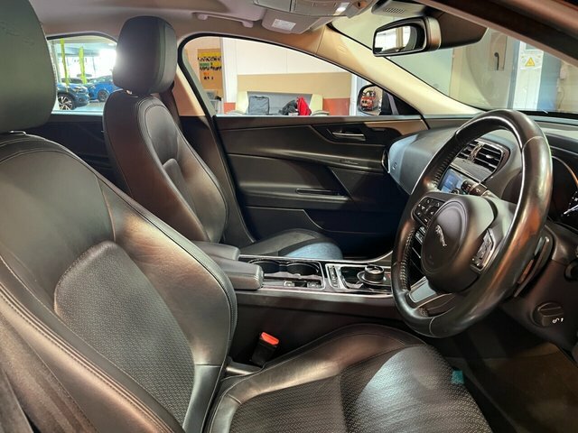 Jaguar XE 2.0D Portfolio Saloon Euro 6 S S OV16UPD Black #4