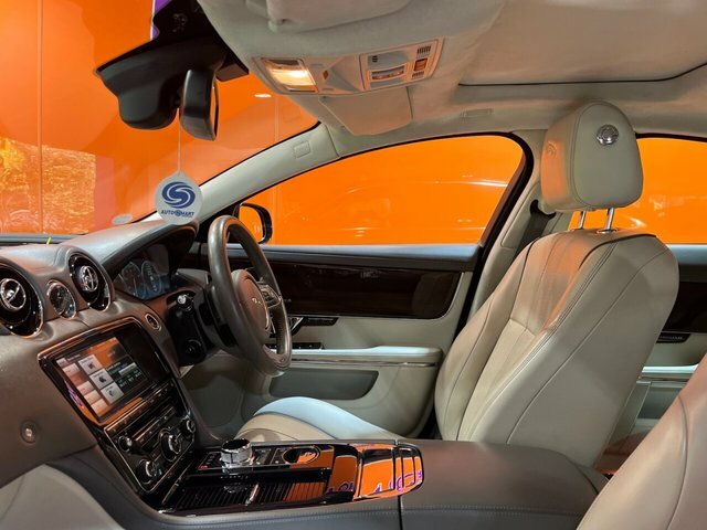 Jaguar XJ 3.0D V6 Portfolio Saloon Euro 5 S Grey #4