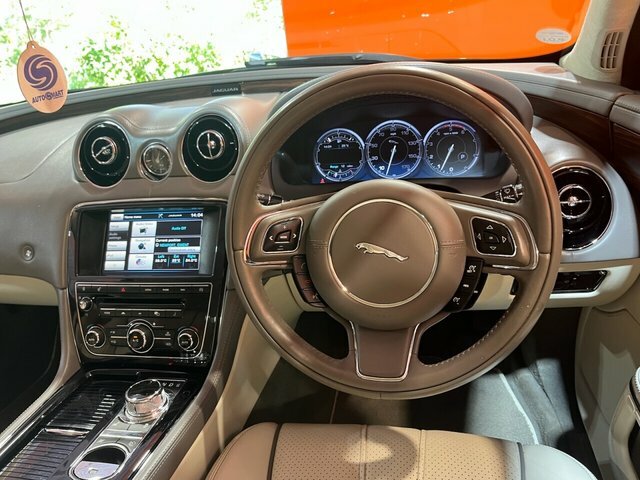 Jaguar XJ 3.0D V6 Portfolio Saloon Euro 5 S Grey #6