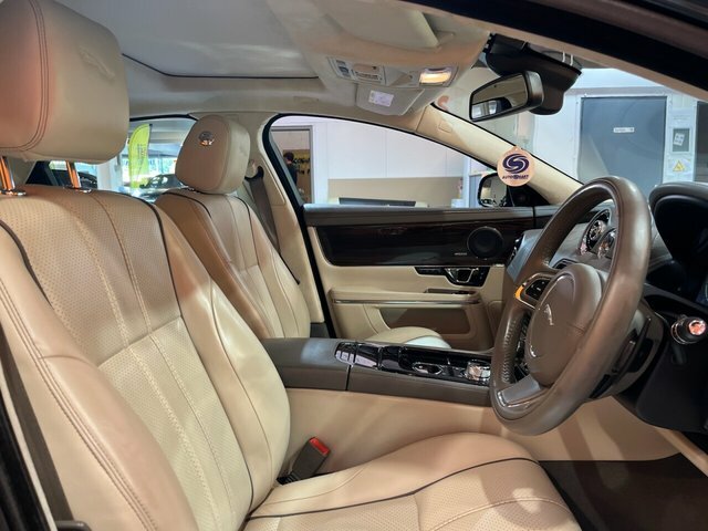 Jaguar XJ 3.0D V6 Portfolio Saloon Euro 5 S Grey #5