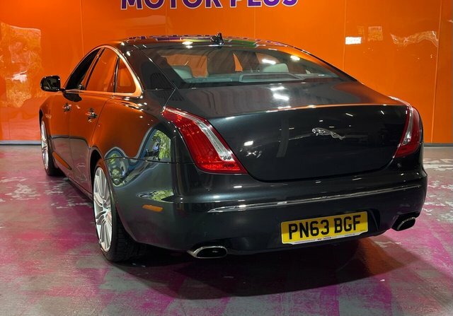 Jaguar XJ 3.0D V6 Portfolio Saloon Euro 5 S Grey #3