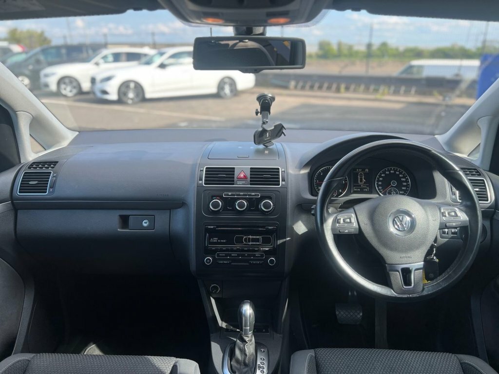 Volkswagen Touran 2L Se White #4