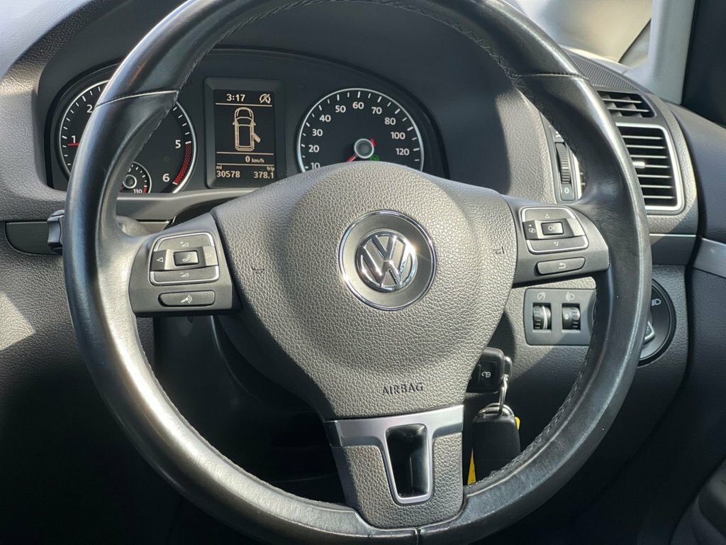 Volkswagen Touran 2L Se White #5