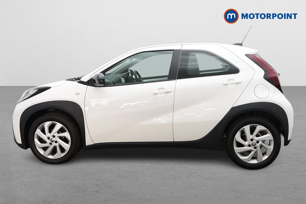 Toyota Aygo X 1.0 Vvt-i Pure SY72NNT White #3