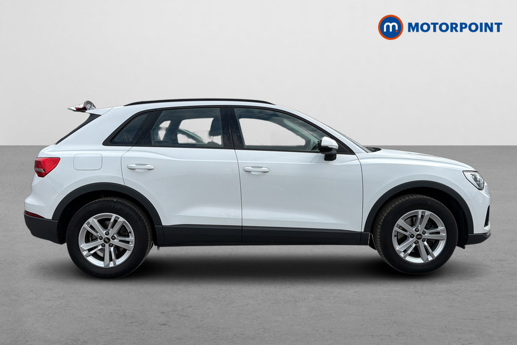 Audi Q3 35 Tfsi Technik DF72HWL White #4
