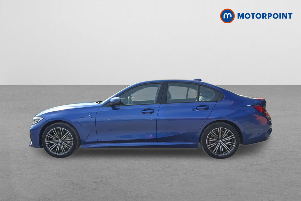 BMW 3 Series 330E M Sport YA70BCY Blue #4