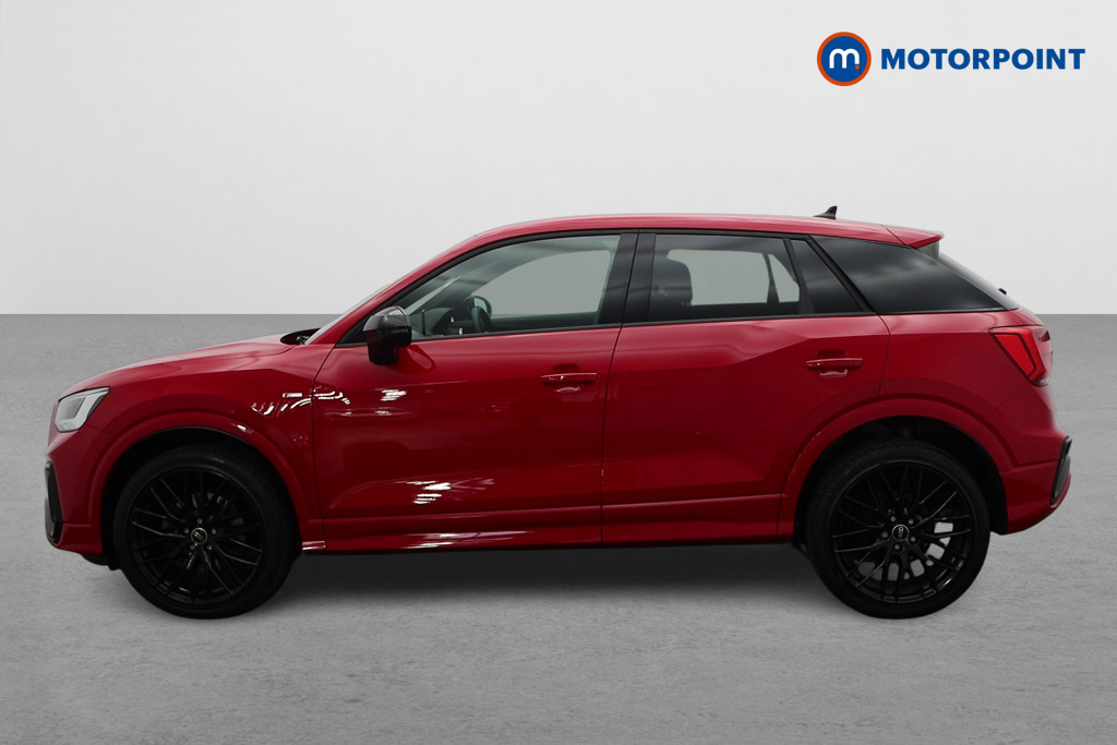 Audi Q2 35 Tfsi Black Edition S Tronic SW72KXA Red #4