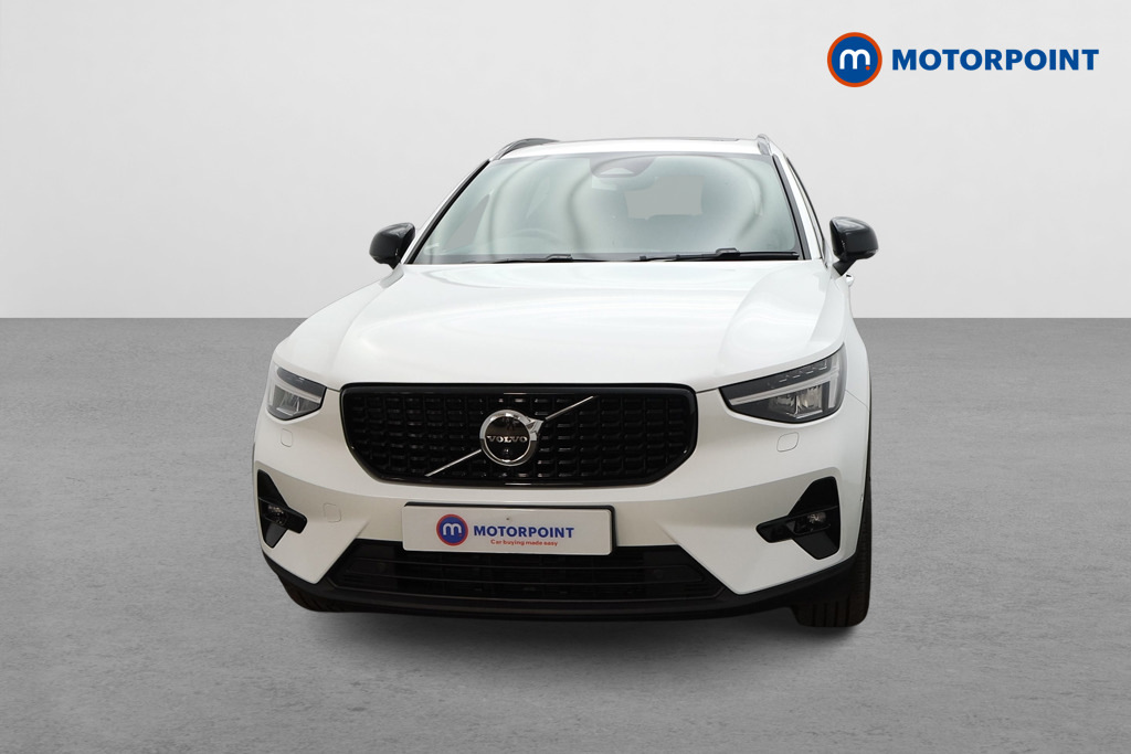 Volvo XC40 2.0 B4p Ultimate Dark SB72HNN White #2