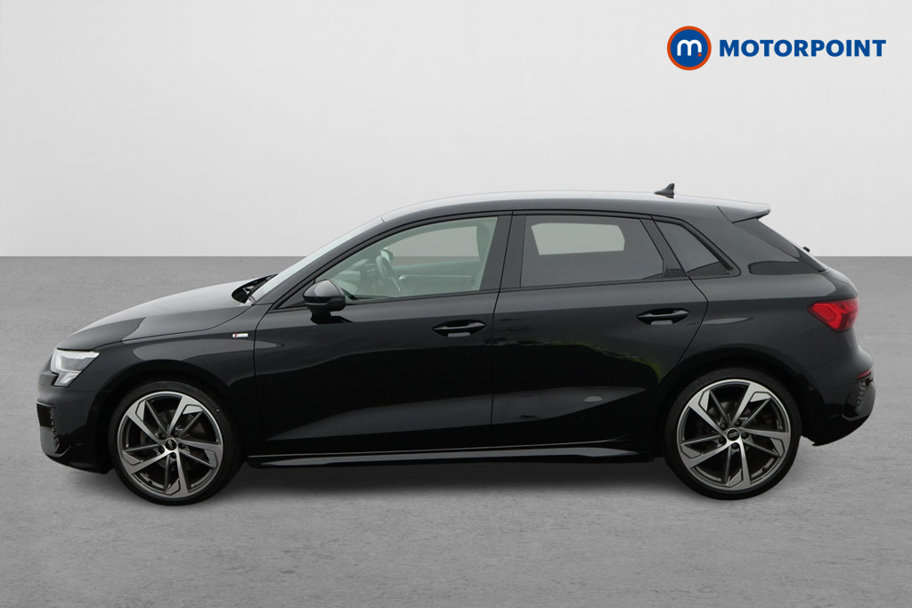Audi A3 35 Tfsi Black Edition S Tronic DE73ZCT Black #4