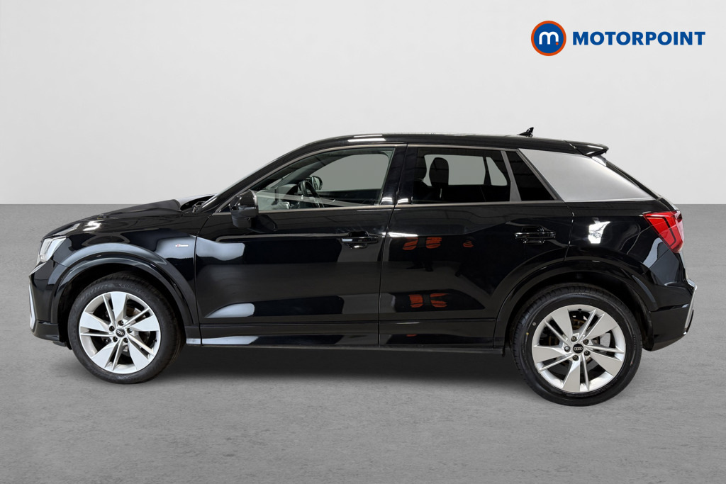 Audi Q2 35 Tfsi S Line SJ24KNP Black #4