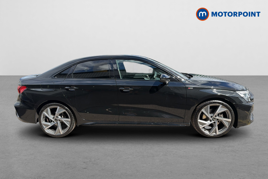 Audi A3 35 Tfsi Black Edition S Tronic KP25NLJ Black #4