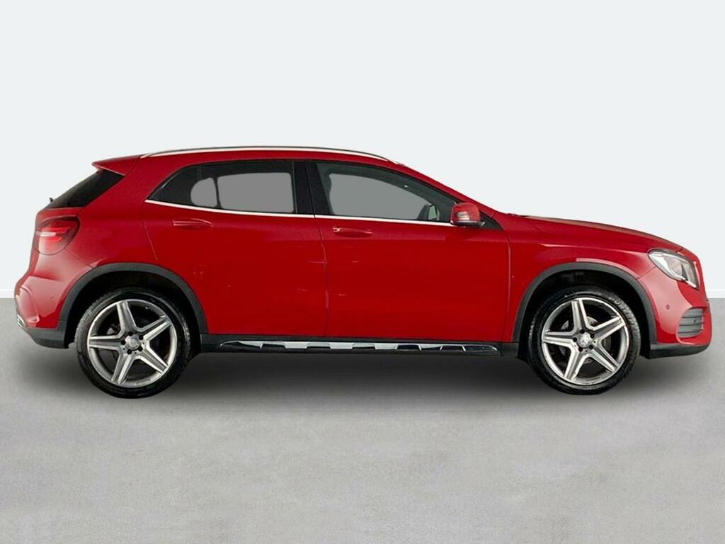 Mercedes-Benz GLA Class Gla 200 Amg Line Premium Plus CE17XXW Red #2