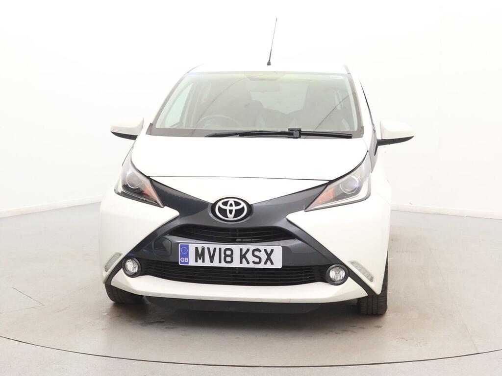 Toyota Aygo 1.0 Vvt-i X-style Tss X-nav MV18KSX White #2