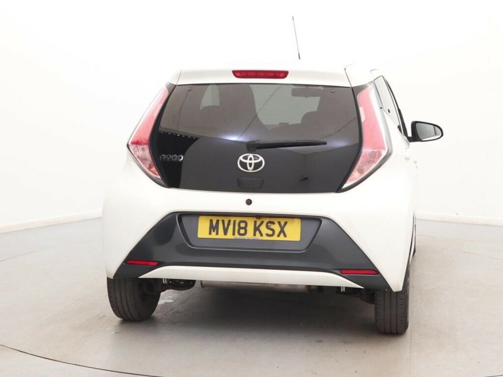 Toyota Aygo 1.0 Vvt-i X-style Tss X-nav MV18KSX White #6