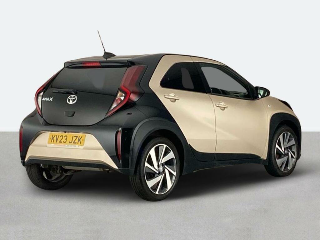 Toyota Aygo X 1.0 Vvt-i Edge KV23JZK Beige #3