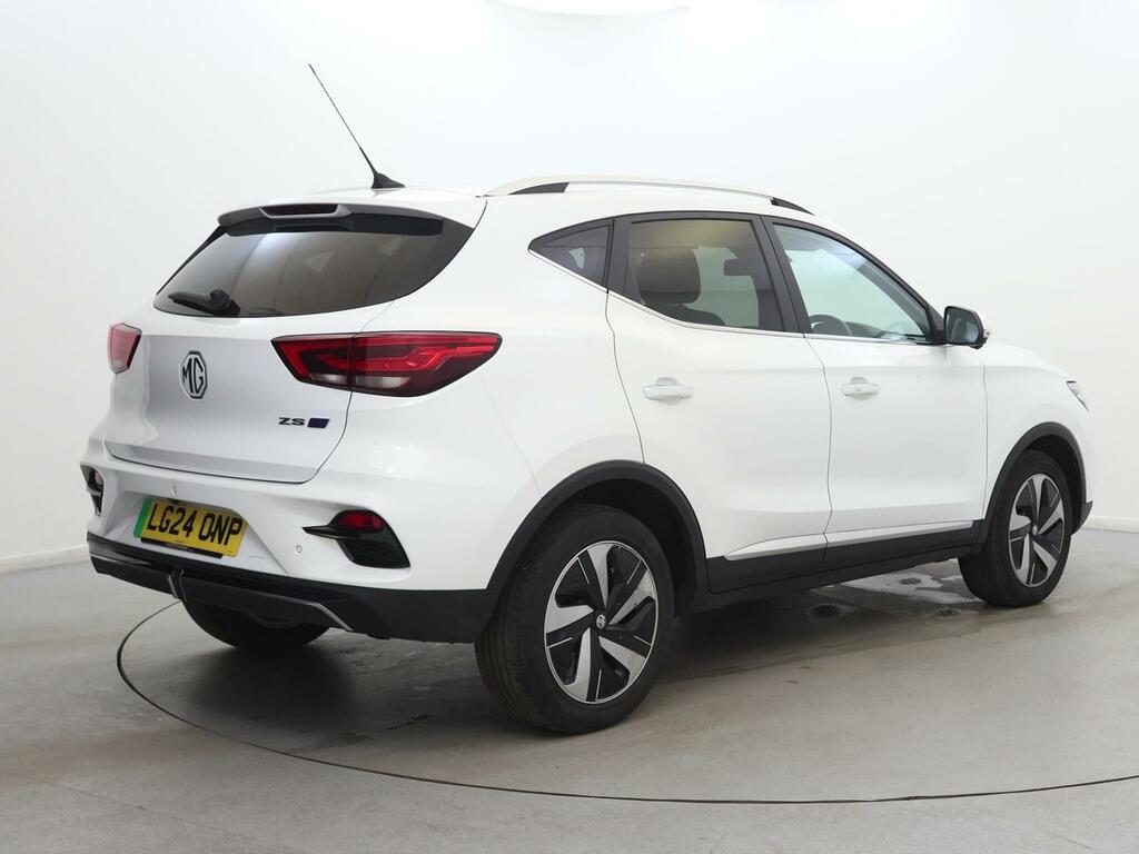 MG ZS 115Kw Trophy Connect Ev Long Range73kwh LG24ONP White #5