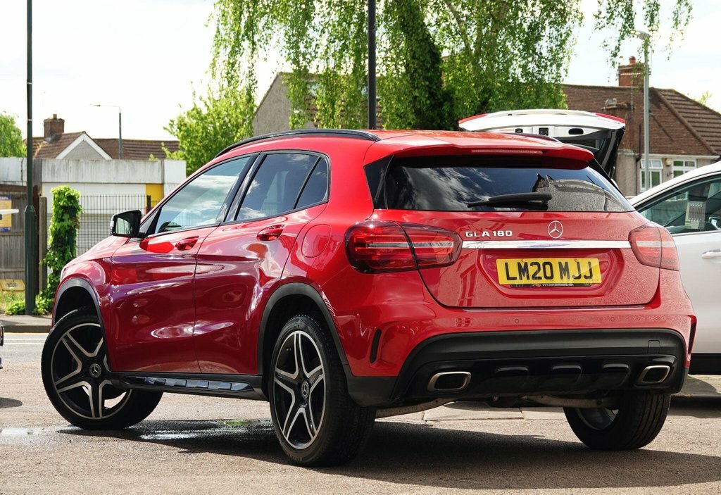 Mercedes-Benz GLA Class 1.6 Gla180 Amg Line Edition Suv 7G-dct LM20MJJ Red #3