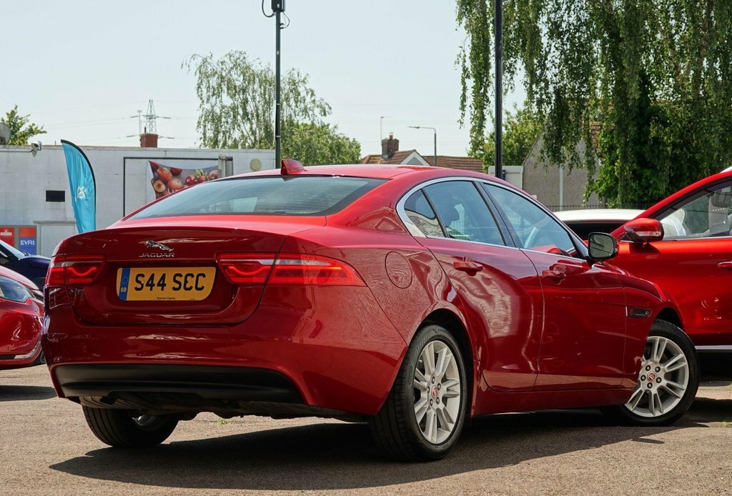 Jaguar XE 2.0 Gtdi Prestige Saloon Euro 6 S S44SCC Red #4
