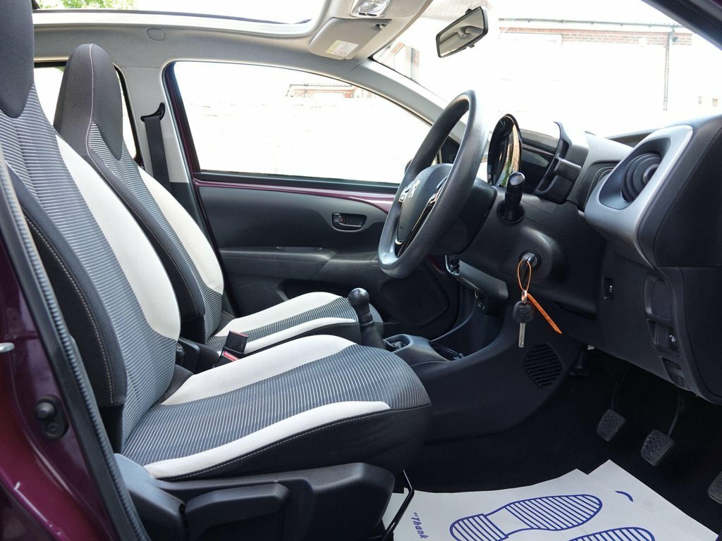 Peugeot 108 1.0 Active Top Euro 6 68 Ps ET15RUA Purple #5