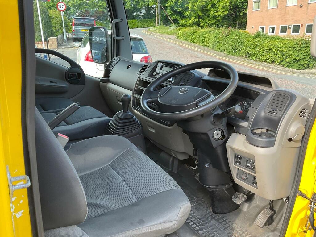 Nissan NT400 2.5L Null White #15