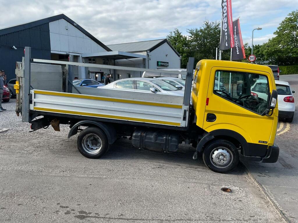 Nissan NT400 2.5L Null White #52