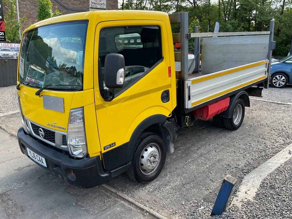 Nissan NT400 2.5L Null White #82