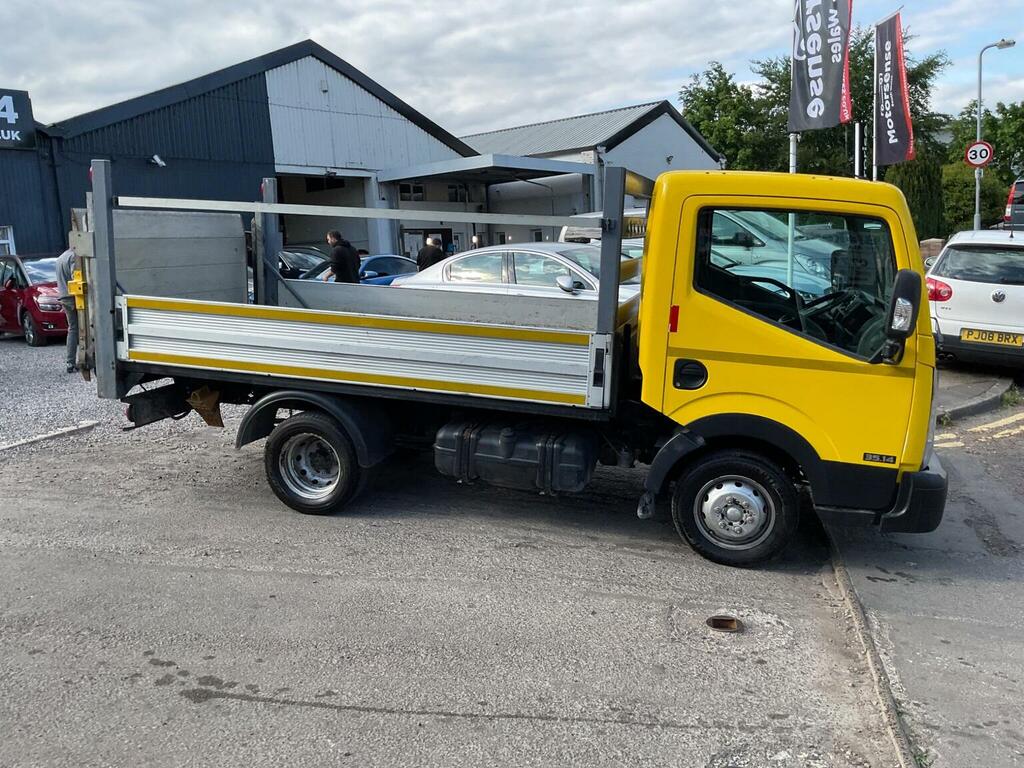 Nissan NT400 2.5L Null White #45