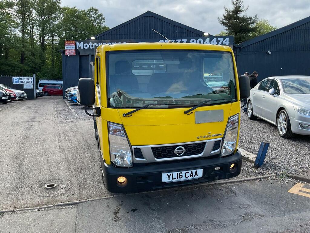 Nissan NT400 2.5L Null White #39