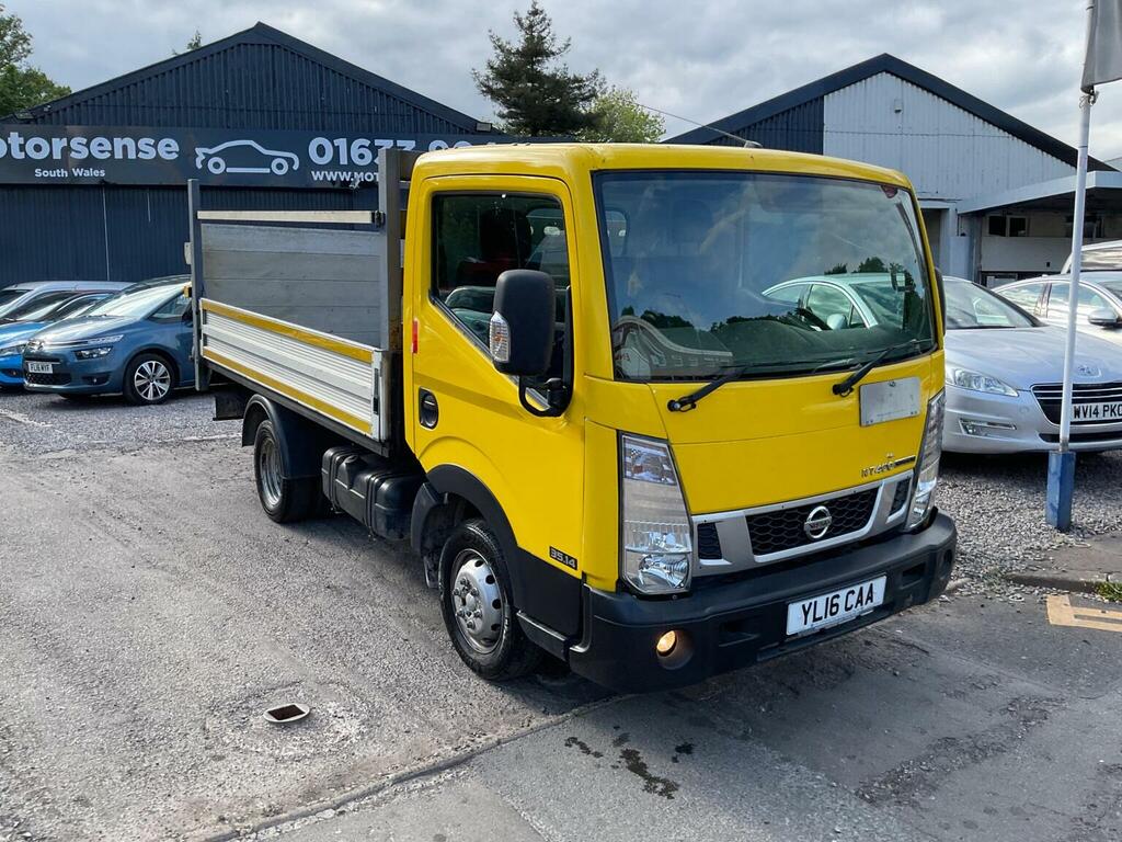 Nissan NT400 2.5L Null White #44