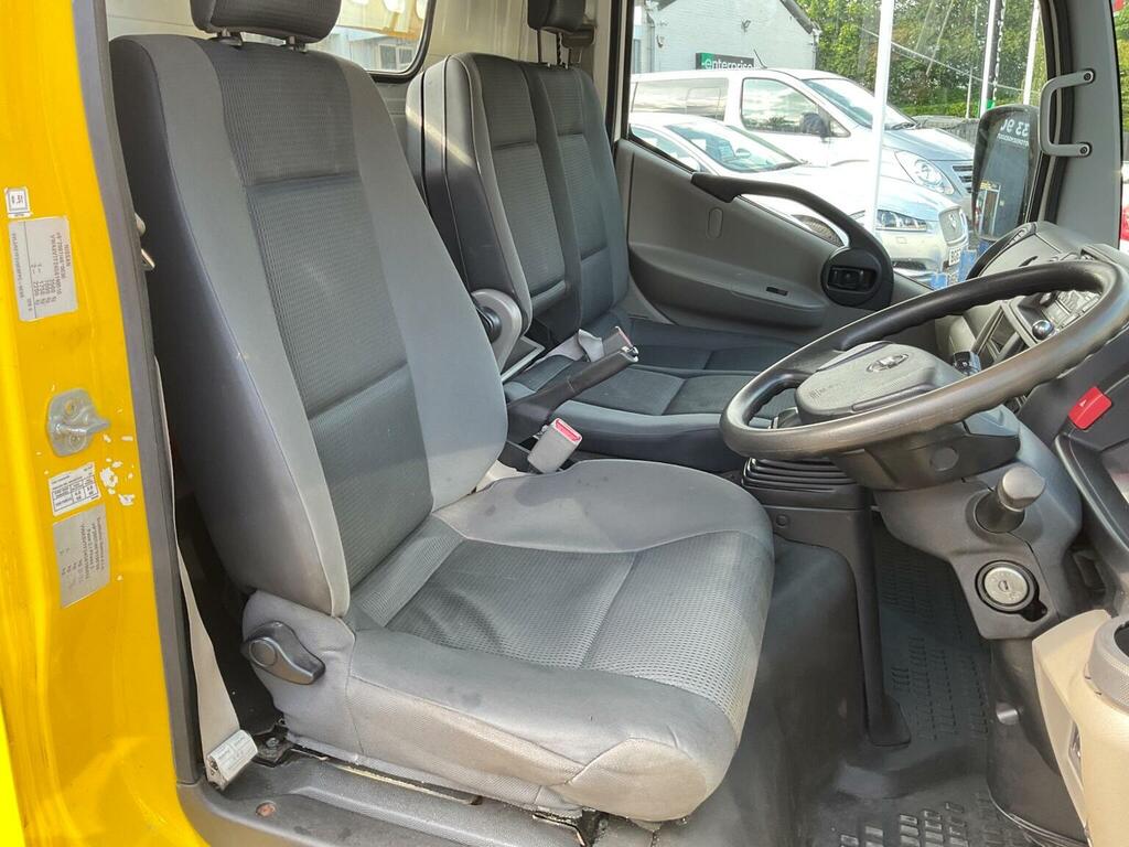 Nissan NT400 2.5L Null White #13