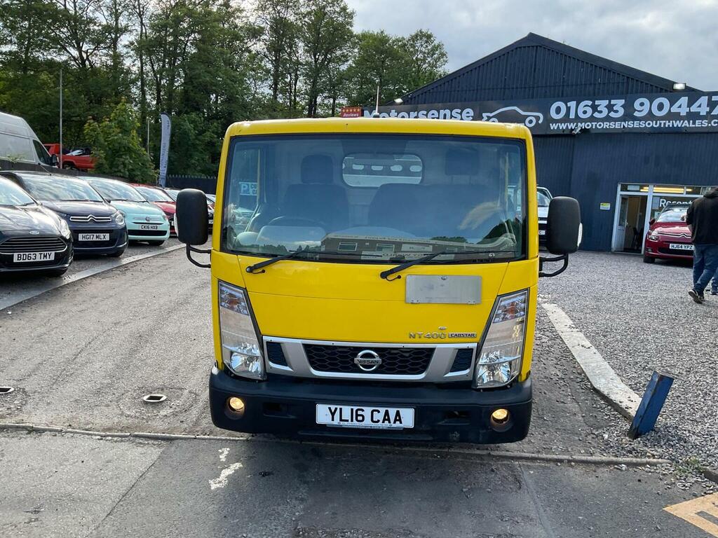 Nissan NT400 2.5L Null White #33