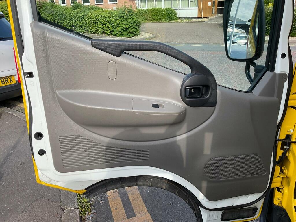 Nissan NT400 2.5L Null White #7