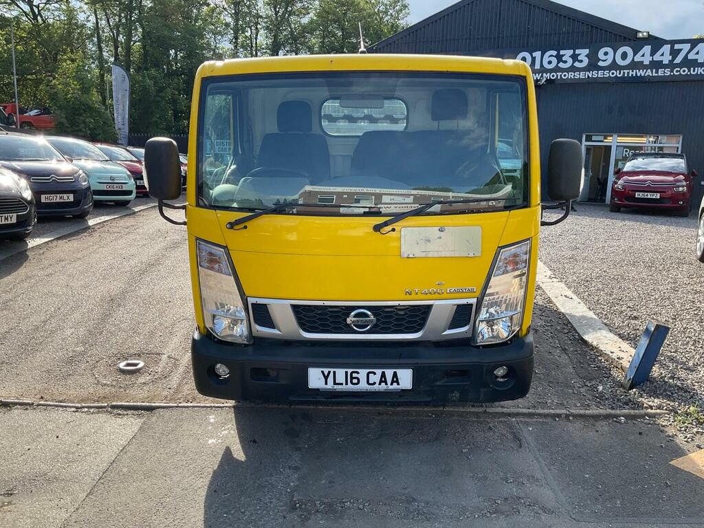 Nissan NT400 2.5L Null White #2