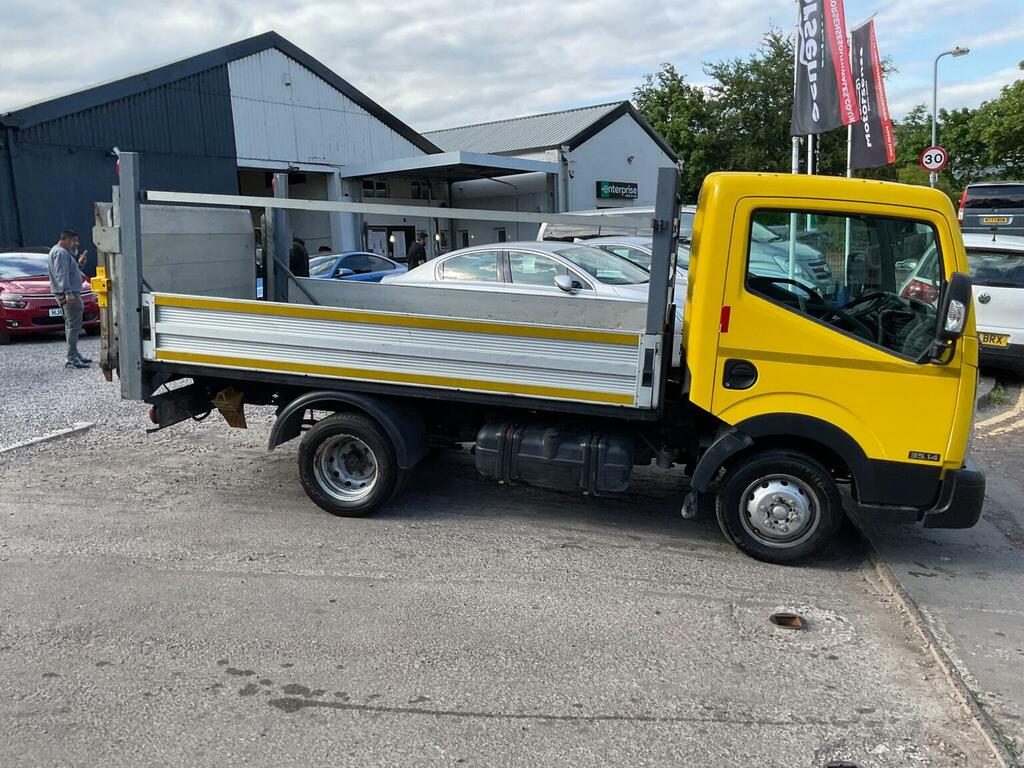 Nissan NT400 2.5L Null White #53