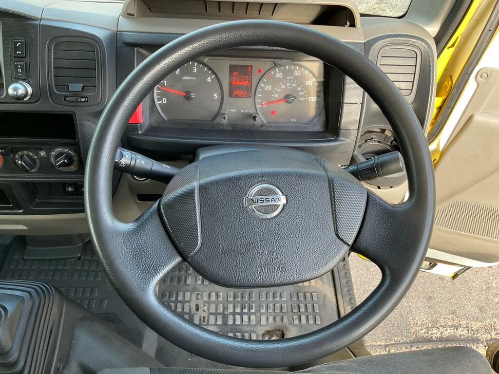 Nissan NT400 2.5L Null White #12