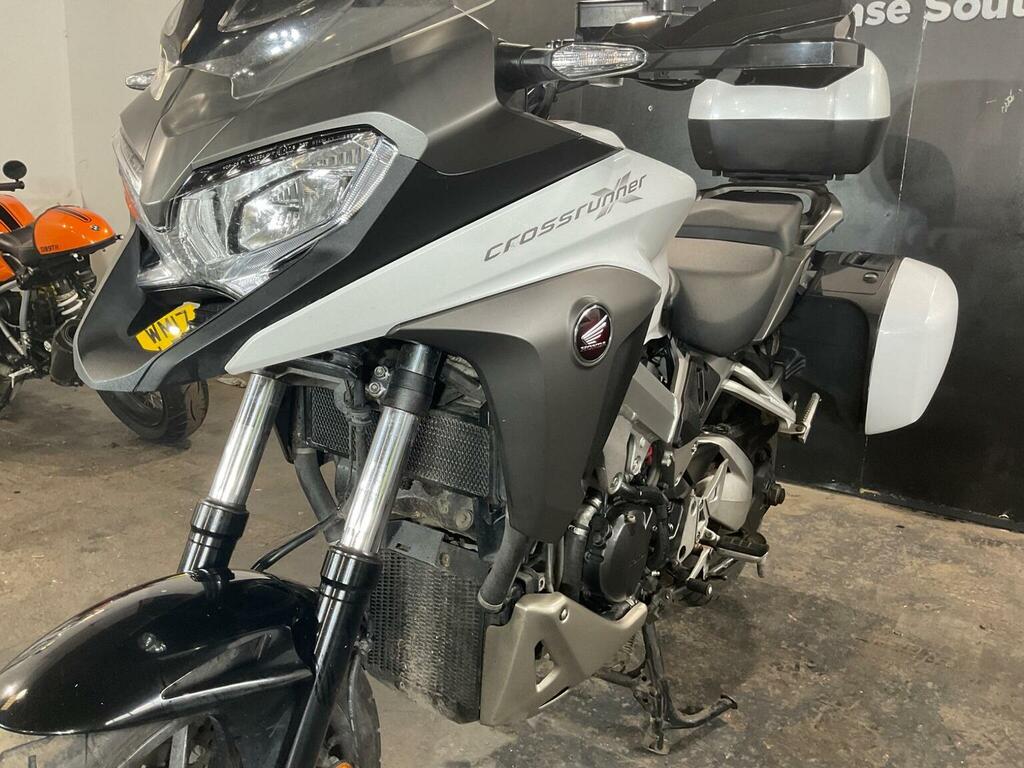 Honda  Crossrunner 800 HX65FWB White #5