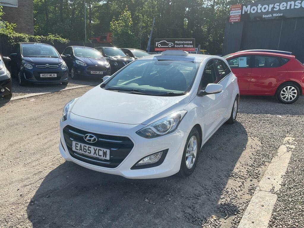 Hyundai I30 1.6 Crdi Blue Drive Se Nav Euro 6 S S White