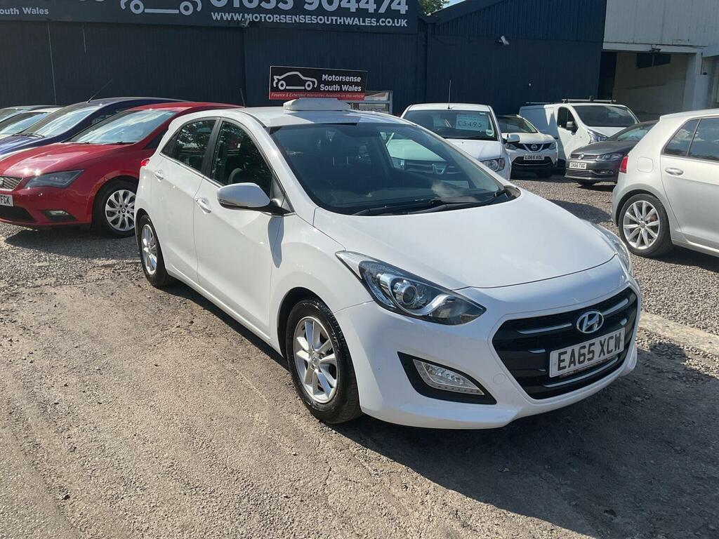 Hyundai I30 1.6 Crdi Blue Drive Se Nav Euro 6 S S EA65XCW White #2