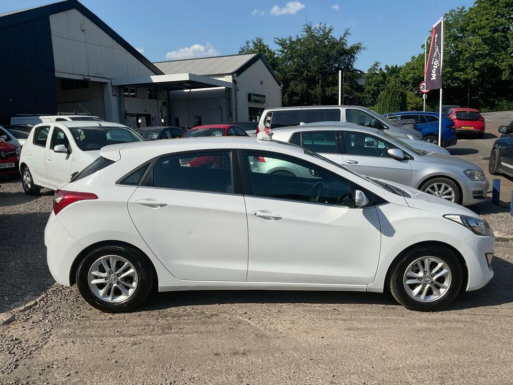Hyundai I30 1.6 Crdi Blue Drive Se Nav Euro 6 S S EA65XCW White #3