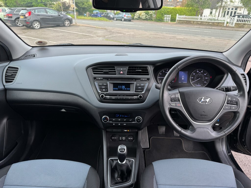 Hyundai I20 Mpi Premium Blue Drive EG16ENF Black #2
