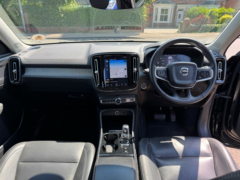 Volvo XC40 T3 Inscription CV19FPG #2