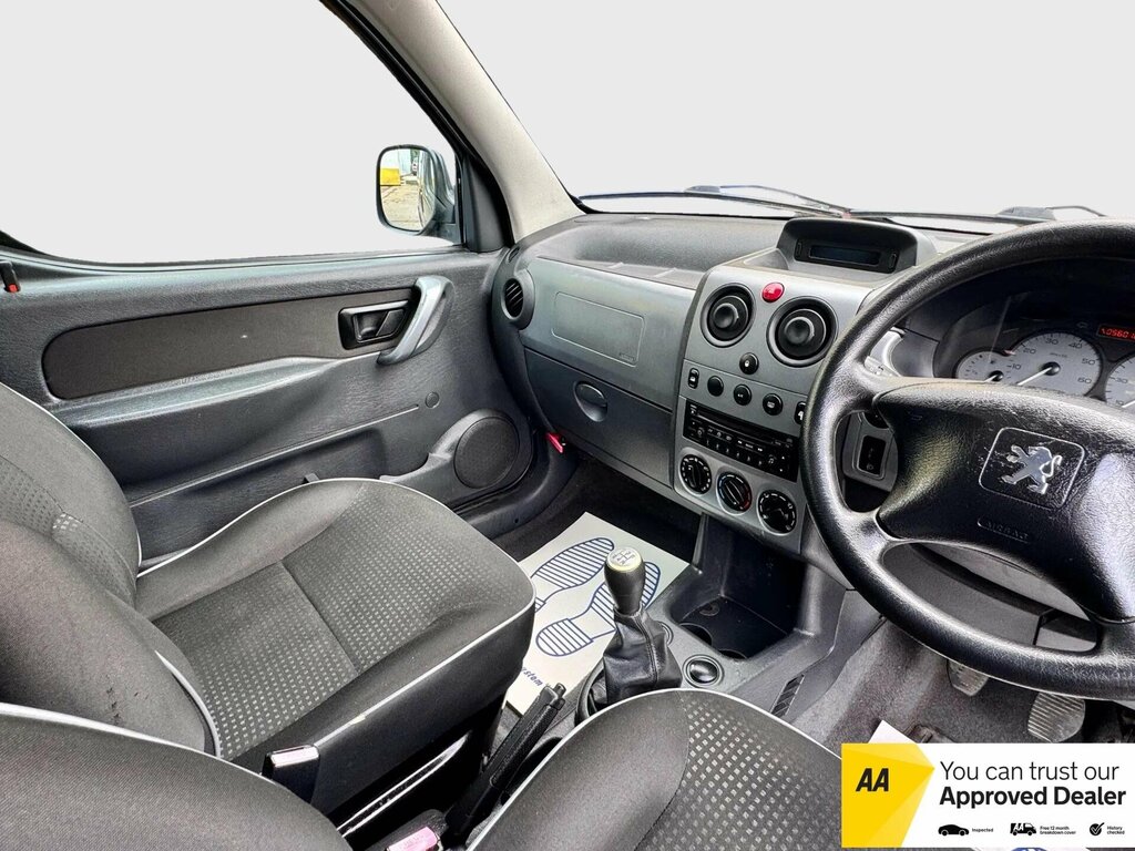 Peugeot Partner Escapade Grey #10