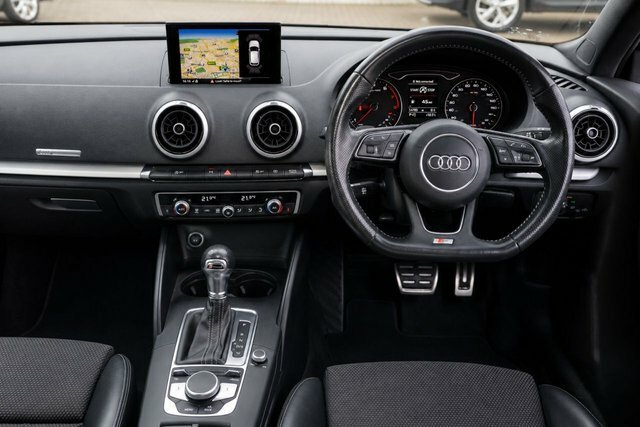 Audi A3 2018 1.5 Tfsi Cod Black Edition Sportback Petr MF18ZZS Black #2
