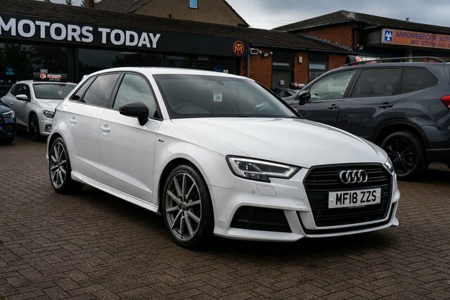 Audi A3 2018 1.5 Tfsi Cod Black Edition Sportback Petr MF18ZZS Black #4