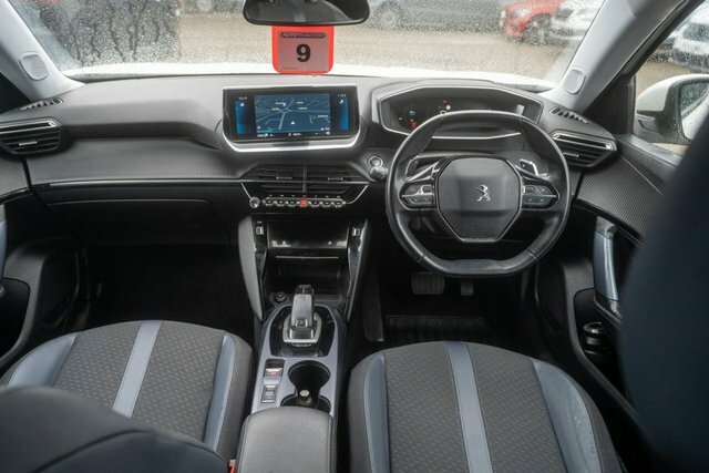 Peugeot 2008 2020 1.2 Puretech Allure Premium Suv Ea White #2