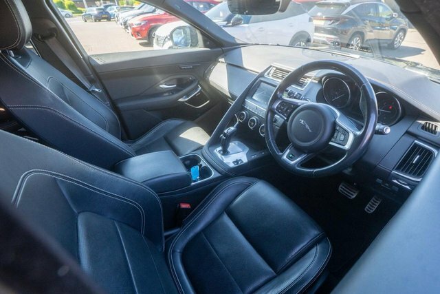 Jaguar E-Pace 2019 2.0 D180 R-dynamic Se Suv Awd Black #2