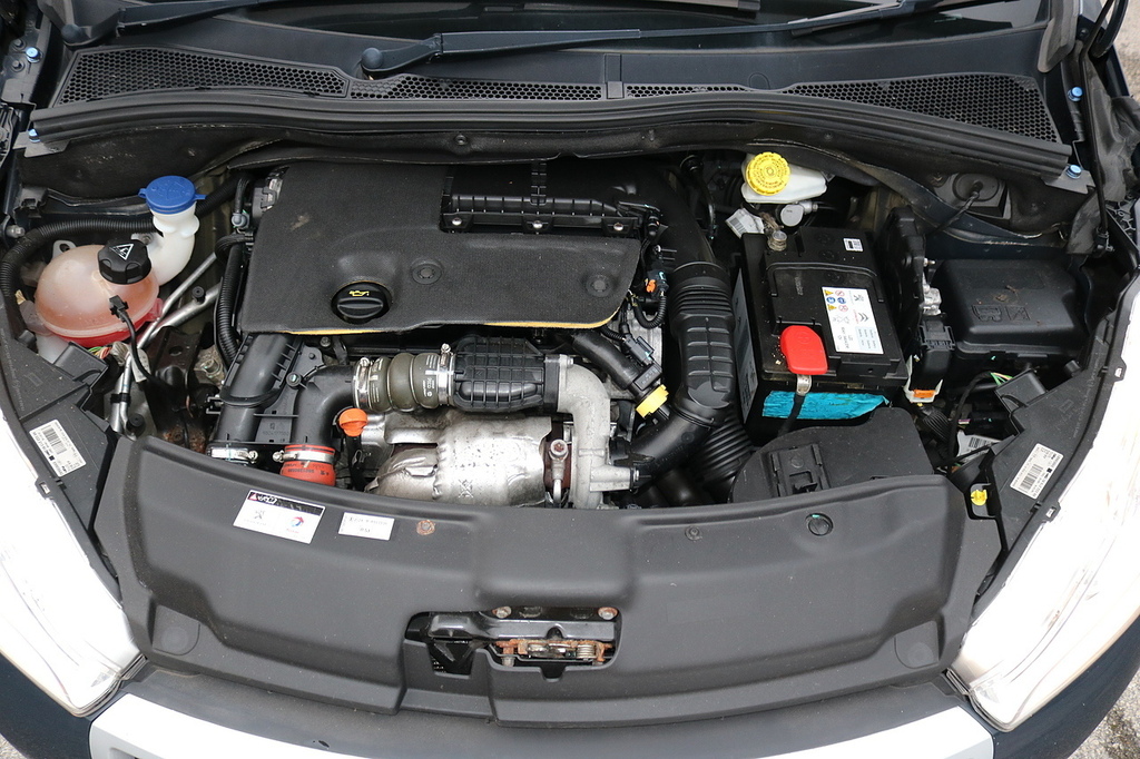 Peugeot 208 Bluehdi Access YN16BAA Grey #3