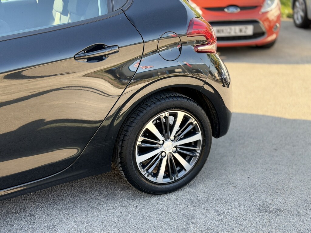 Peugeot 208 Hatchback 1.2 Puretech Active Design Lime Euro 6 5 ML66CGY Black #6