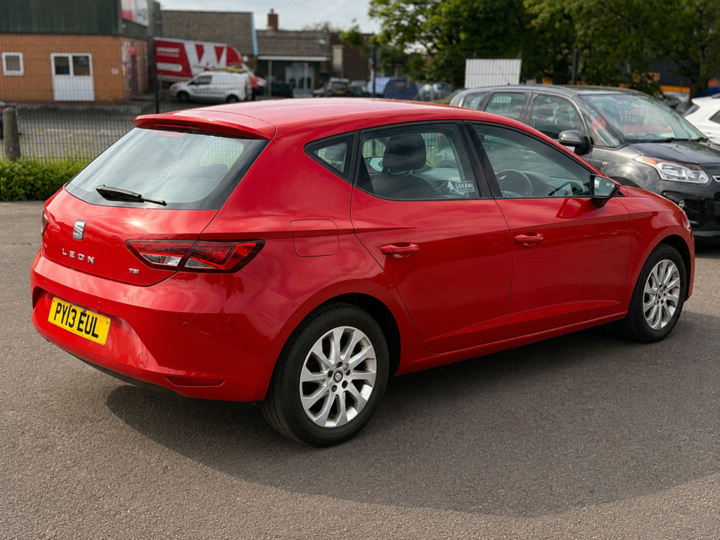 Seat Leon Hatchback 1.2 Tsi Se 201313 PY13EUL Red #6