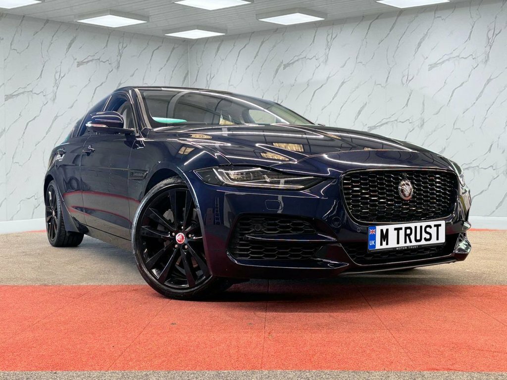 Jaguar XE 2L Hse Blue